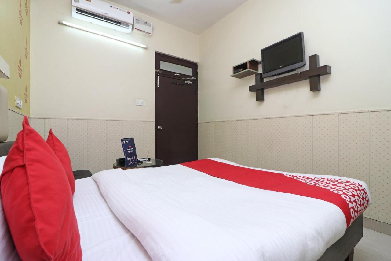 Oyo 2075 Hotel Kota Royal Экстерьер фото