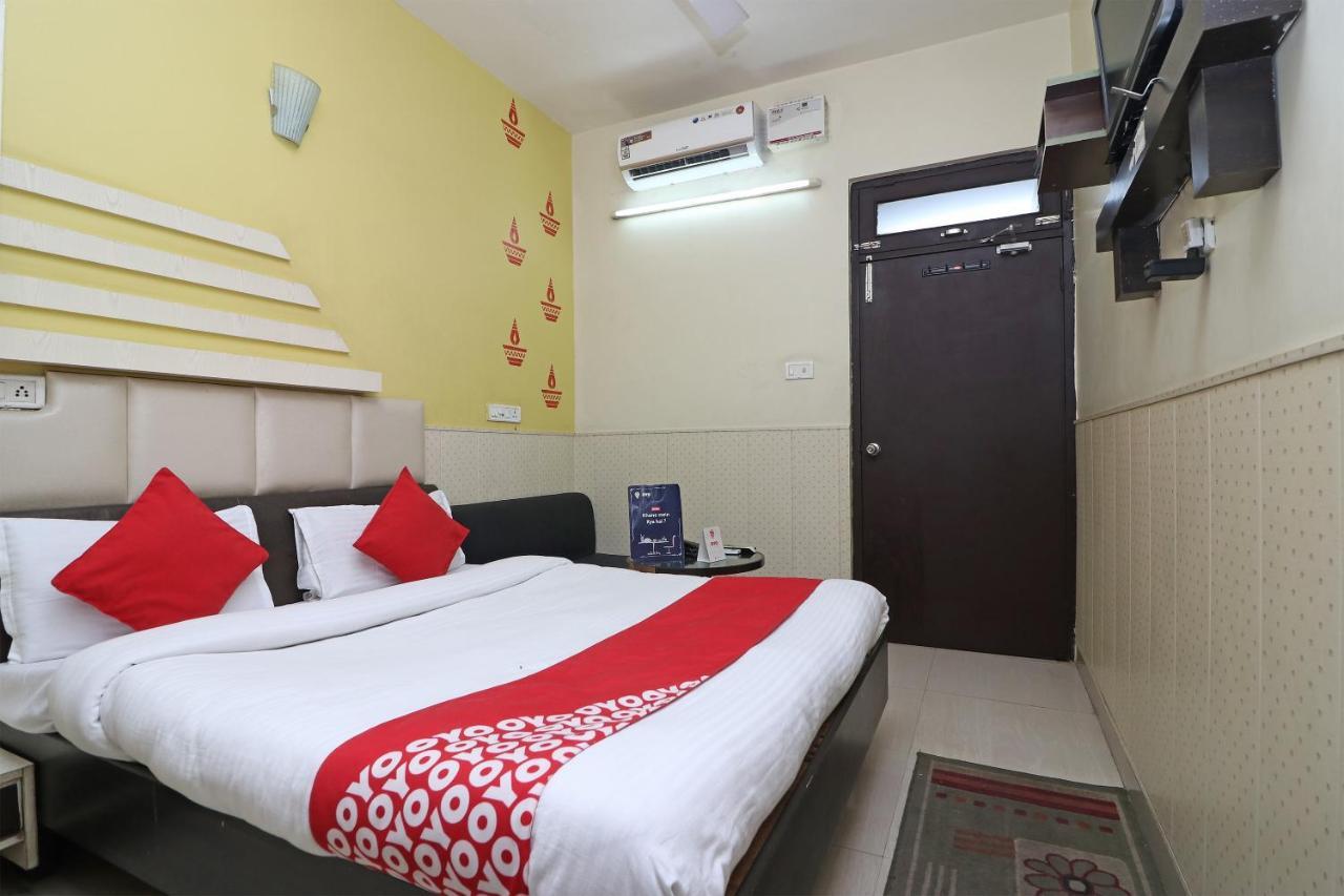 Oyo 2075 Hotel Kota Royal Экстерьер фото